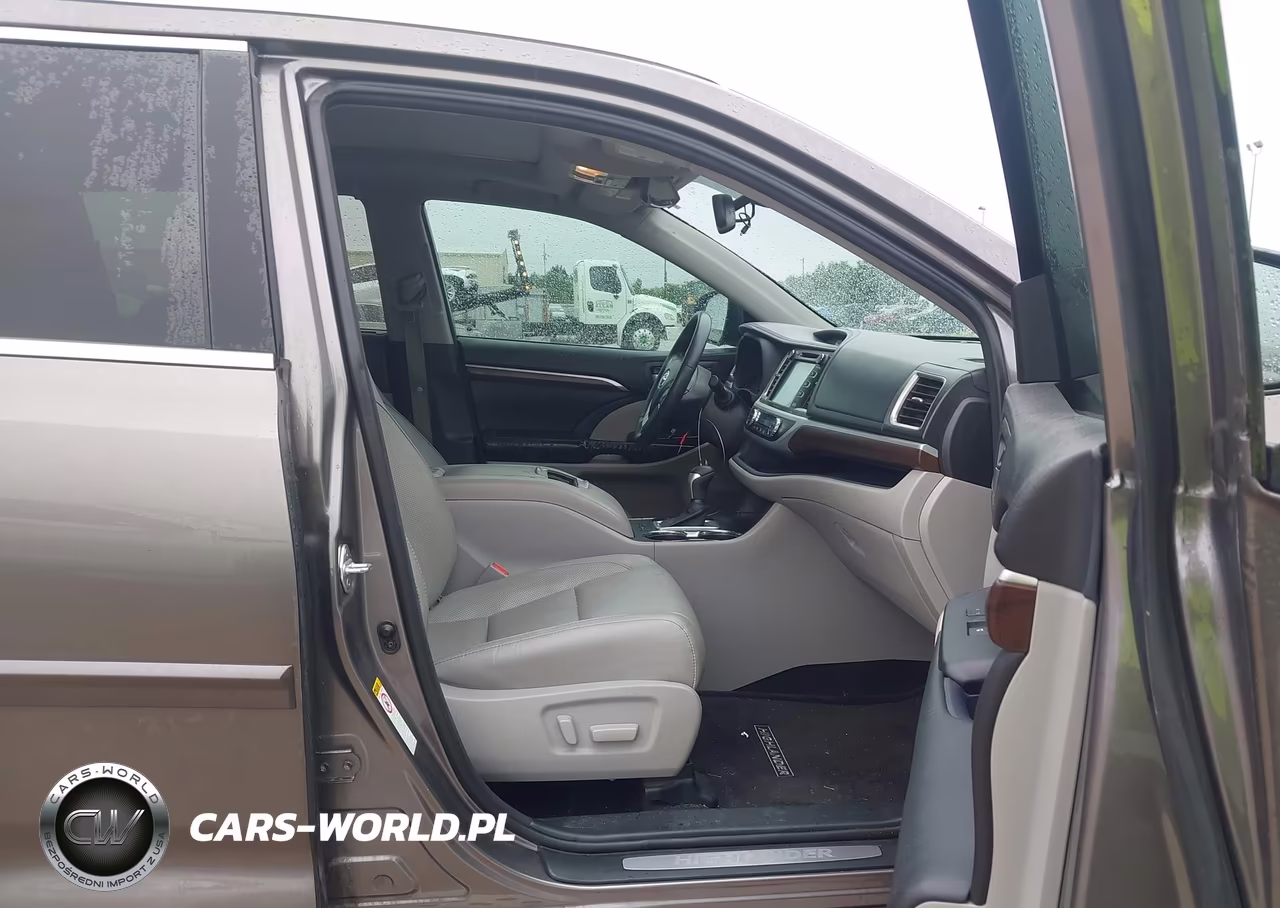 2016 Toyota Highlander Limited Platinum V6 VIN:5TDYKRFH3GS150786 - 5