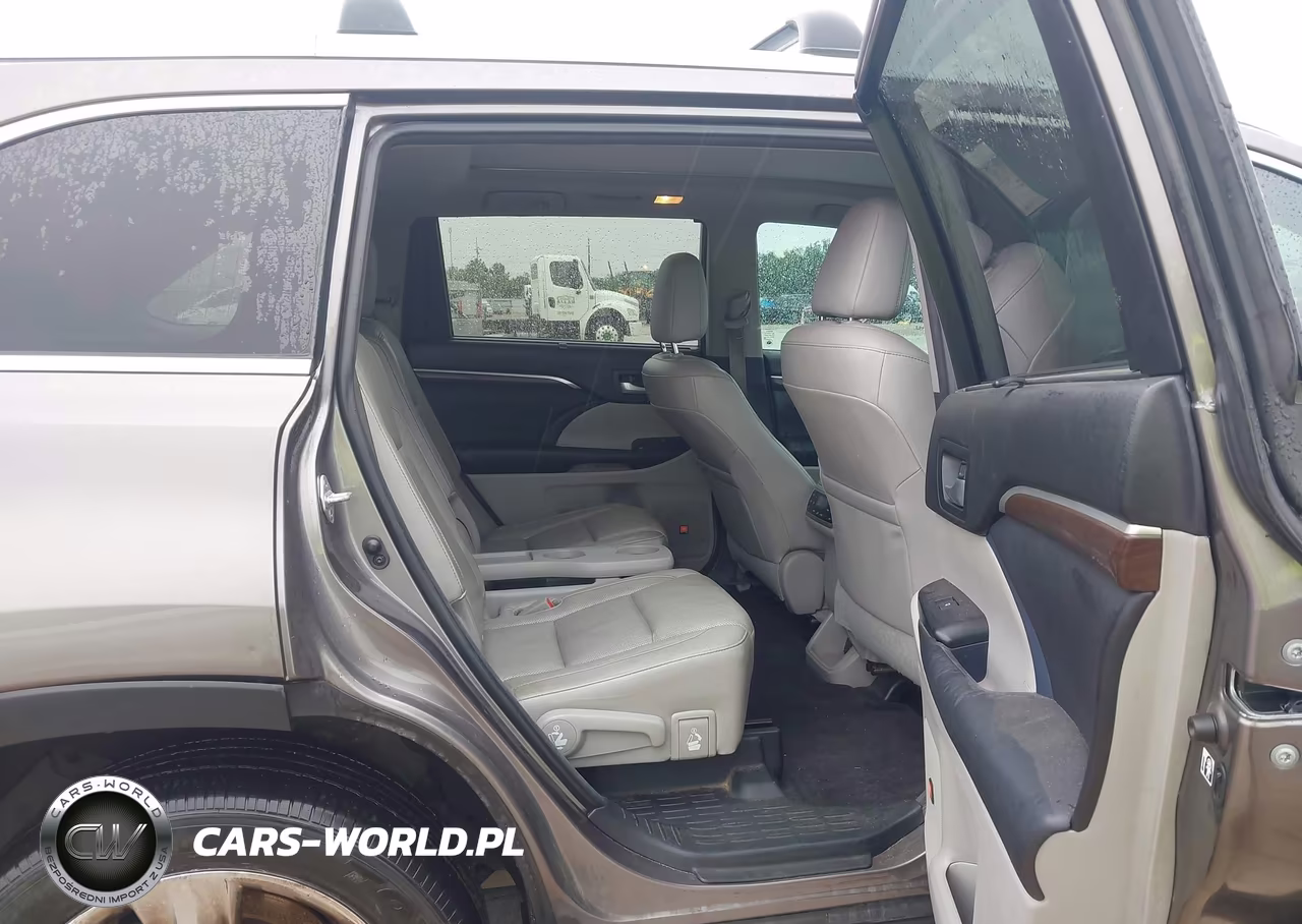 2016 Toyota Highlander Limited Platinum V6 VIN:5TDYKRFH3GS150786 - 8