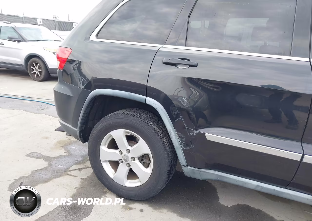 2011 Jeep Grand Cherokee Laredo VIN:1J4RS4GG6BC539357 - 6