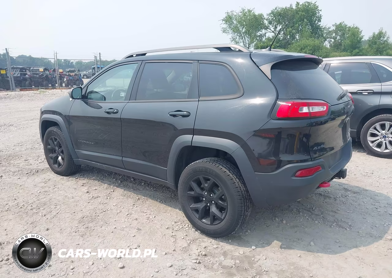 2015 Jeep Cherokee Trailhawk VIN:1C4PJMBS1FW772658 - 3