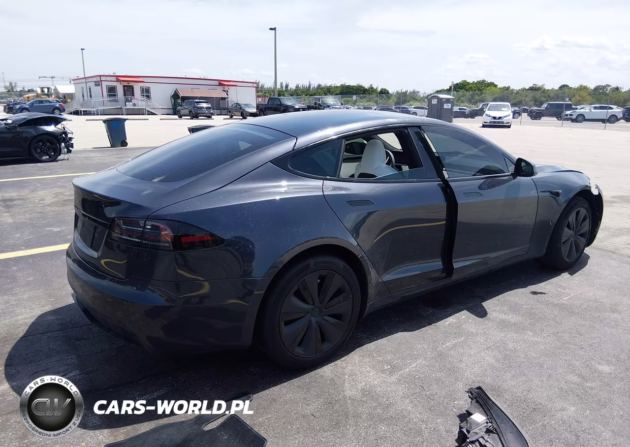 2023 Tesla Model S VIN:5YJSA1E52PF526982 - 4