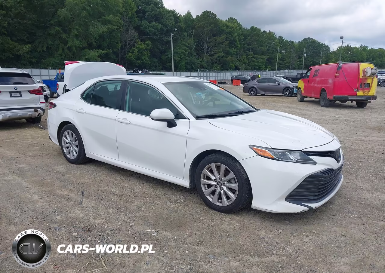 2020 Toyota Camry Le – zdjęcie 1 z 17