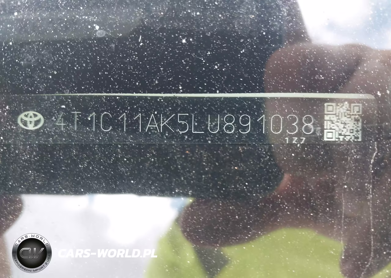 2020 Toyota Camry Le VIN:4T1C11AK5LU891038 - 17