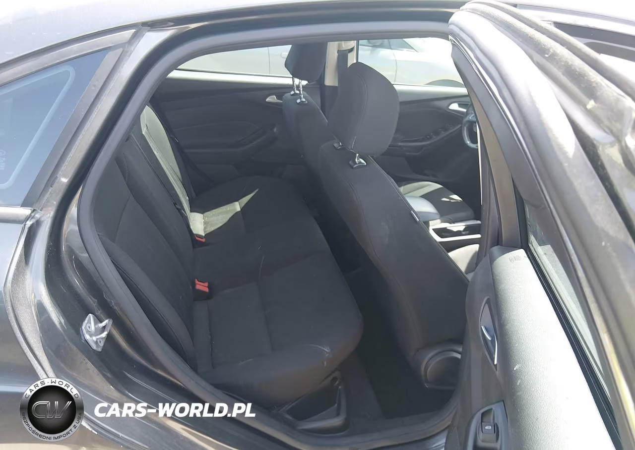 2016 Ford Focus Se VIN:1FADP3F29GL293452 - 8