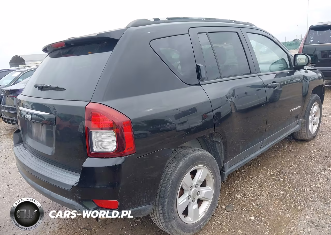 2015 Jeep Compass Sport VIN:1C4NJCBA6FD325831 - 4