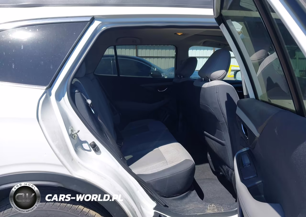 2020 Subaru Outback Premium VIN:4S4BTAECXL3258100 - 8