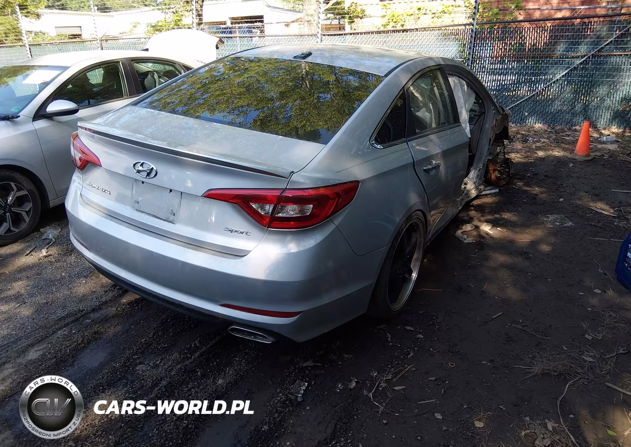 2017 Hyundai Sonata Sport VIN:5NPE34AF5HH528350 - 4