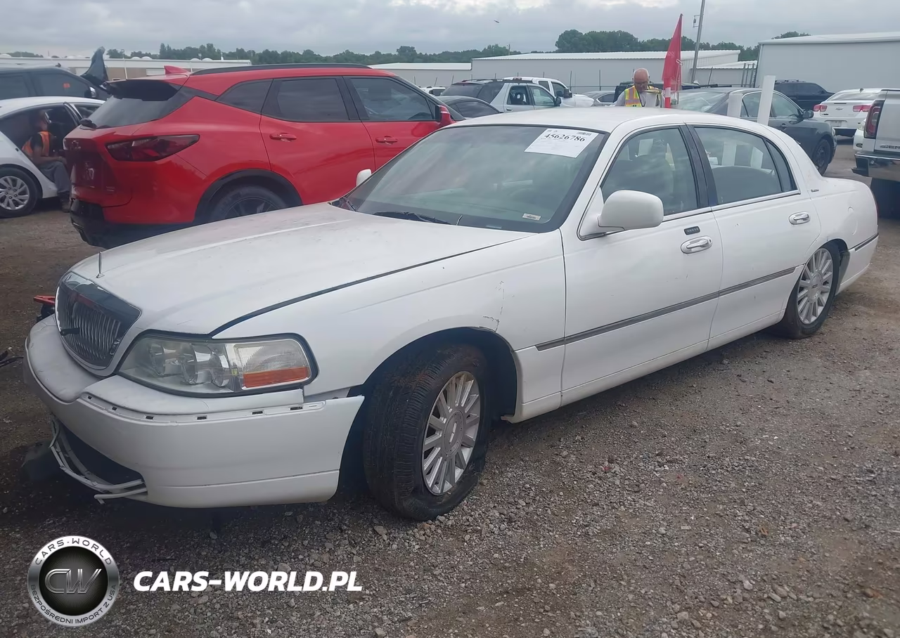 2003 Lincoln Town Car Executive VIN:1LNHM81W33Y682642 - 2