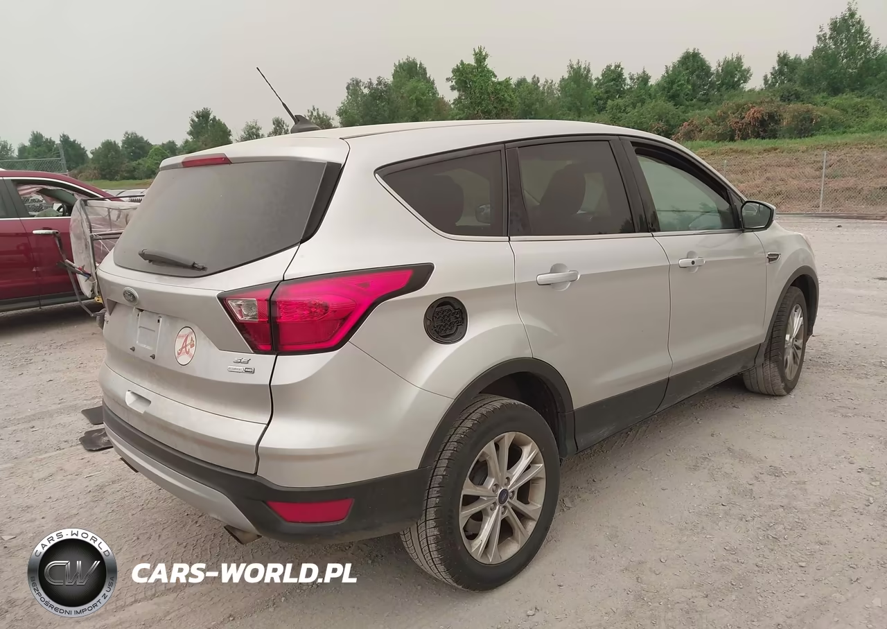 2019 Ford Escape Se VIN:1FMCU9GD2KUC34372 - 4