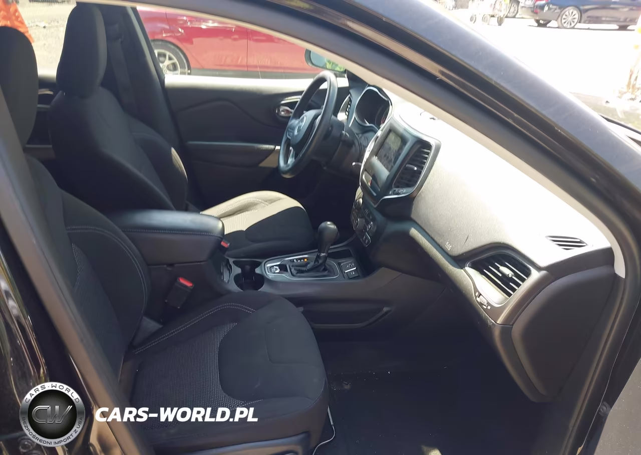 2019 Jeep Cherokee Latitude Fwd VIN:1C4PJLCB1KD269923 - 5