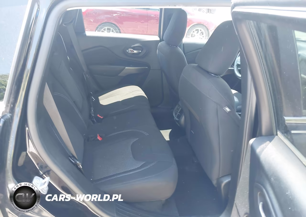 2019 Jeep Cherokee Latitude Fwd VIN:1C4PJLCB1KD269923 - 8