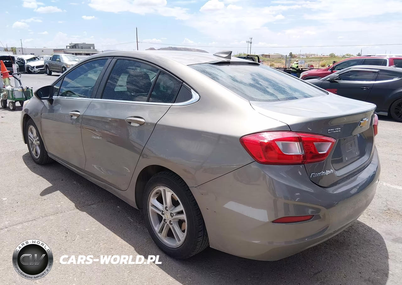 2018 Chevrolet Cruze Lt Auto VIN:1G1BE5SM2J7247125 - 3