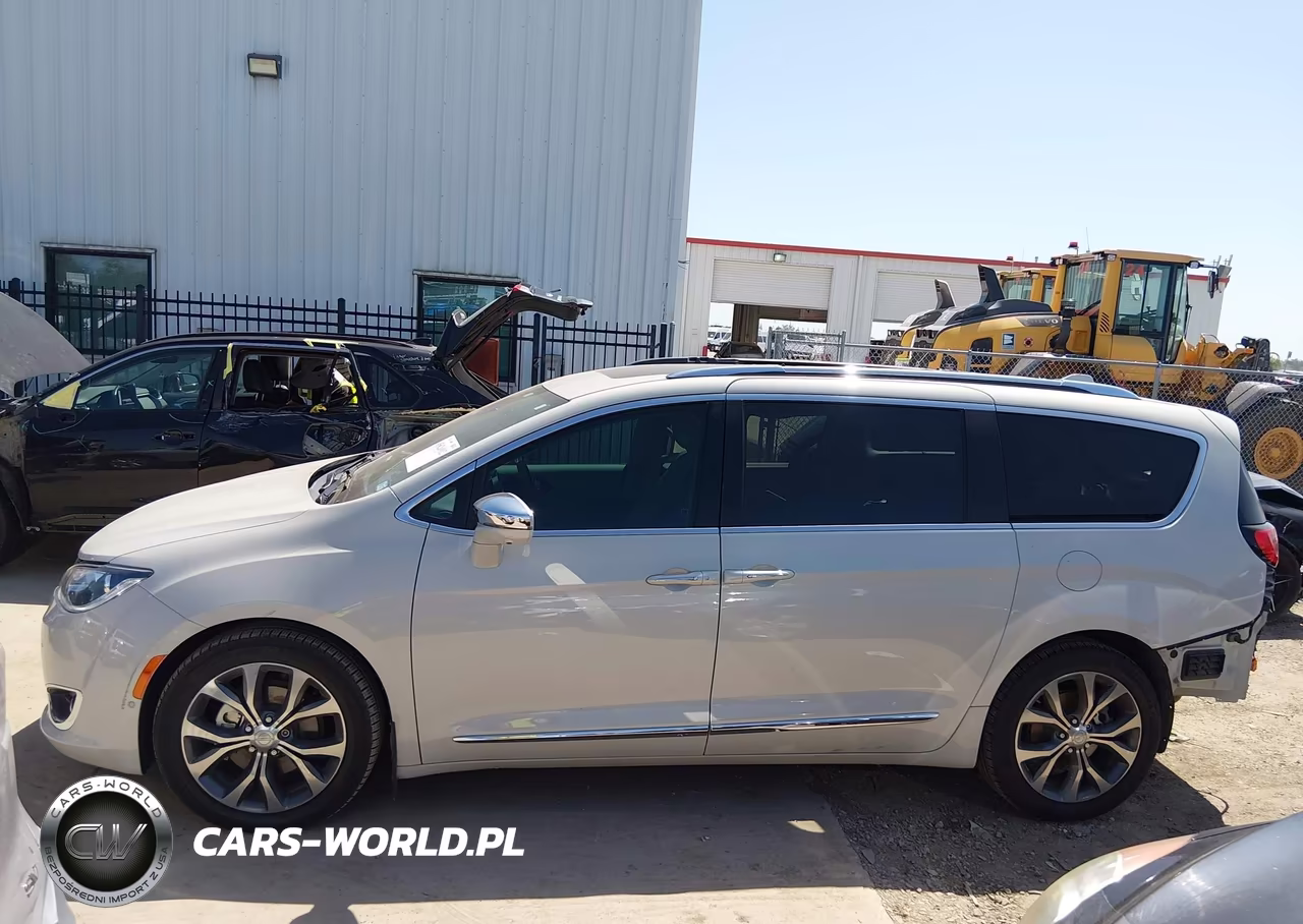 2017 Chrysler Pacifica Limited VIN:2C4RC1GG4HR650278 - 15