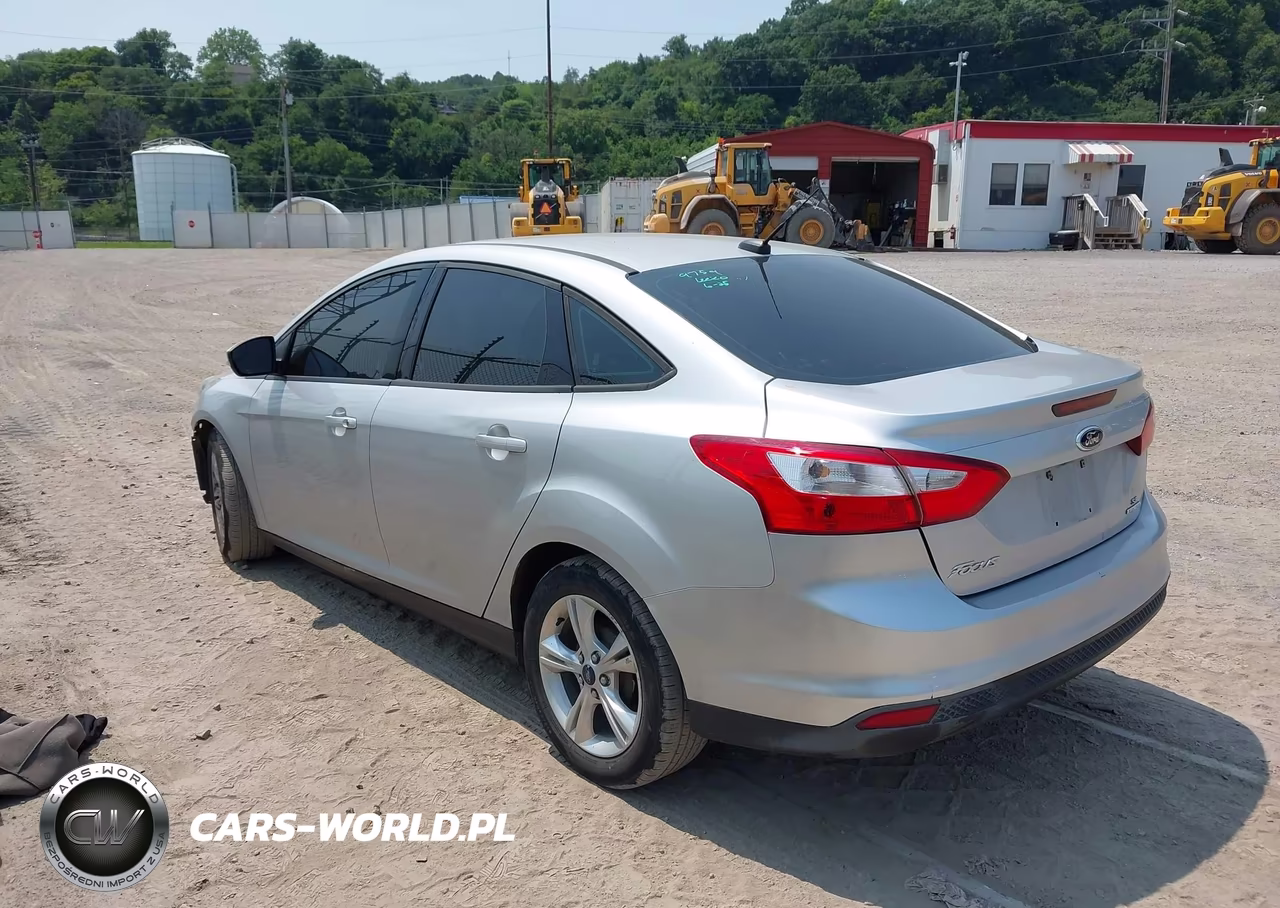 2013 Ford Focus Se VIN:1FADP3F24DL295072 - 3