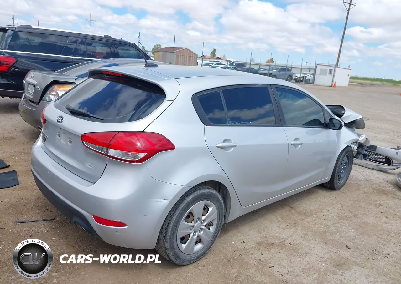 2017 Kia Forte Lx VIN:KNAFK5A84H5705305 - 4