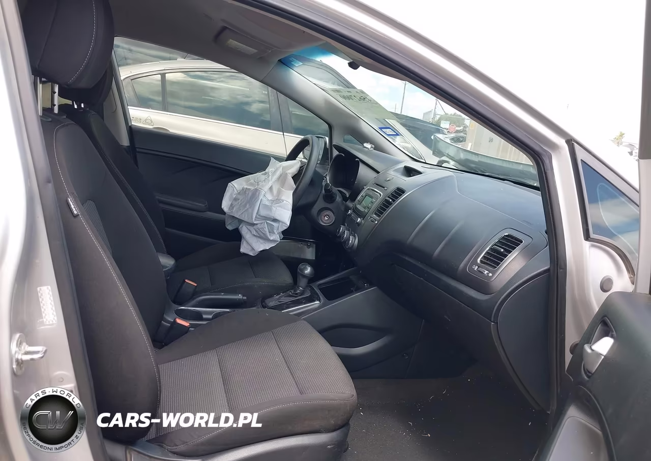 2017 Kia Forte Lx VIN:KNAFK5A84H5705305 - 5