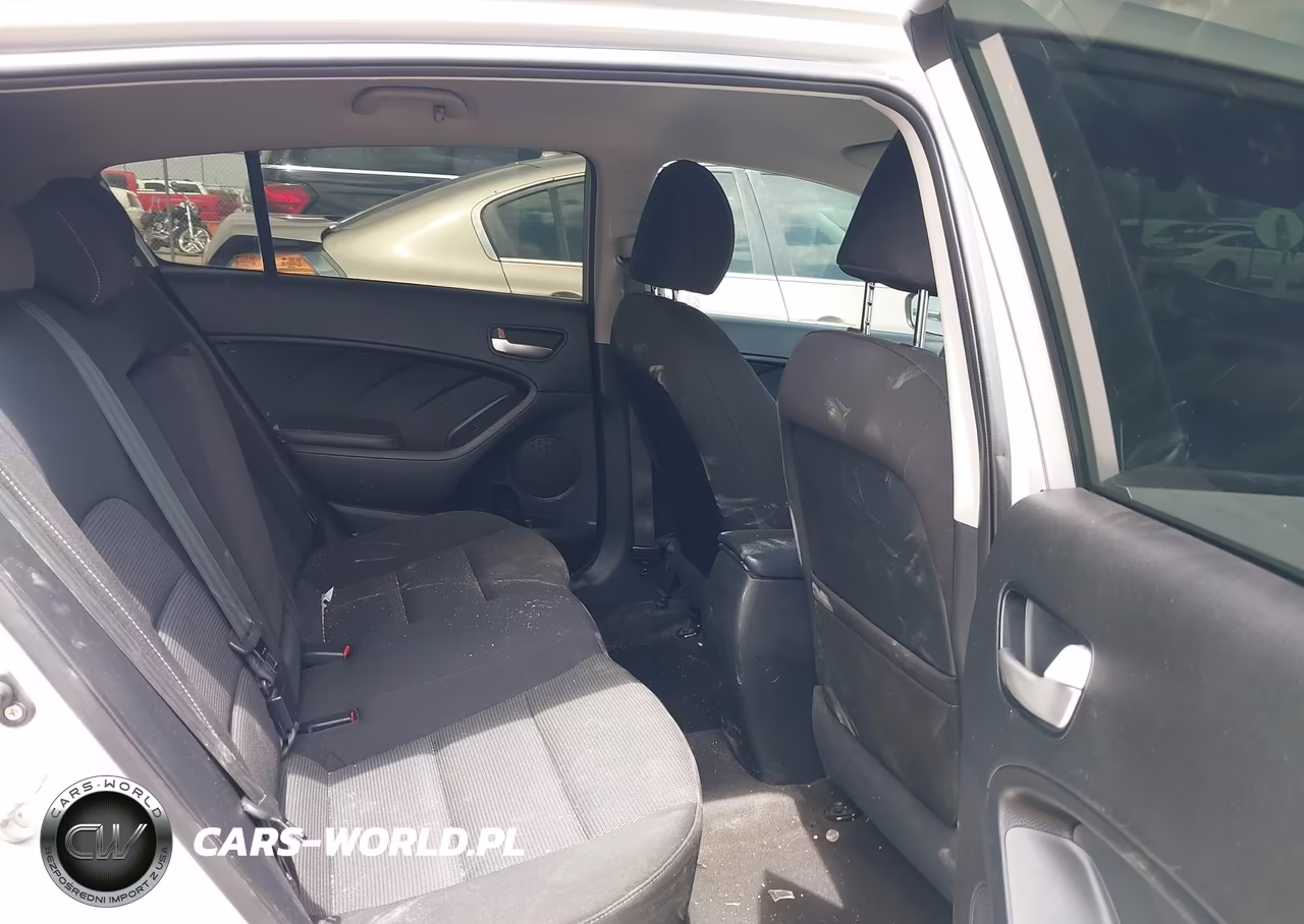 2017 Kia Forte Lx VIN:KNAFK5A84H5705305 - 8