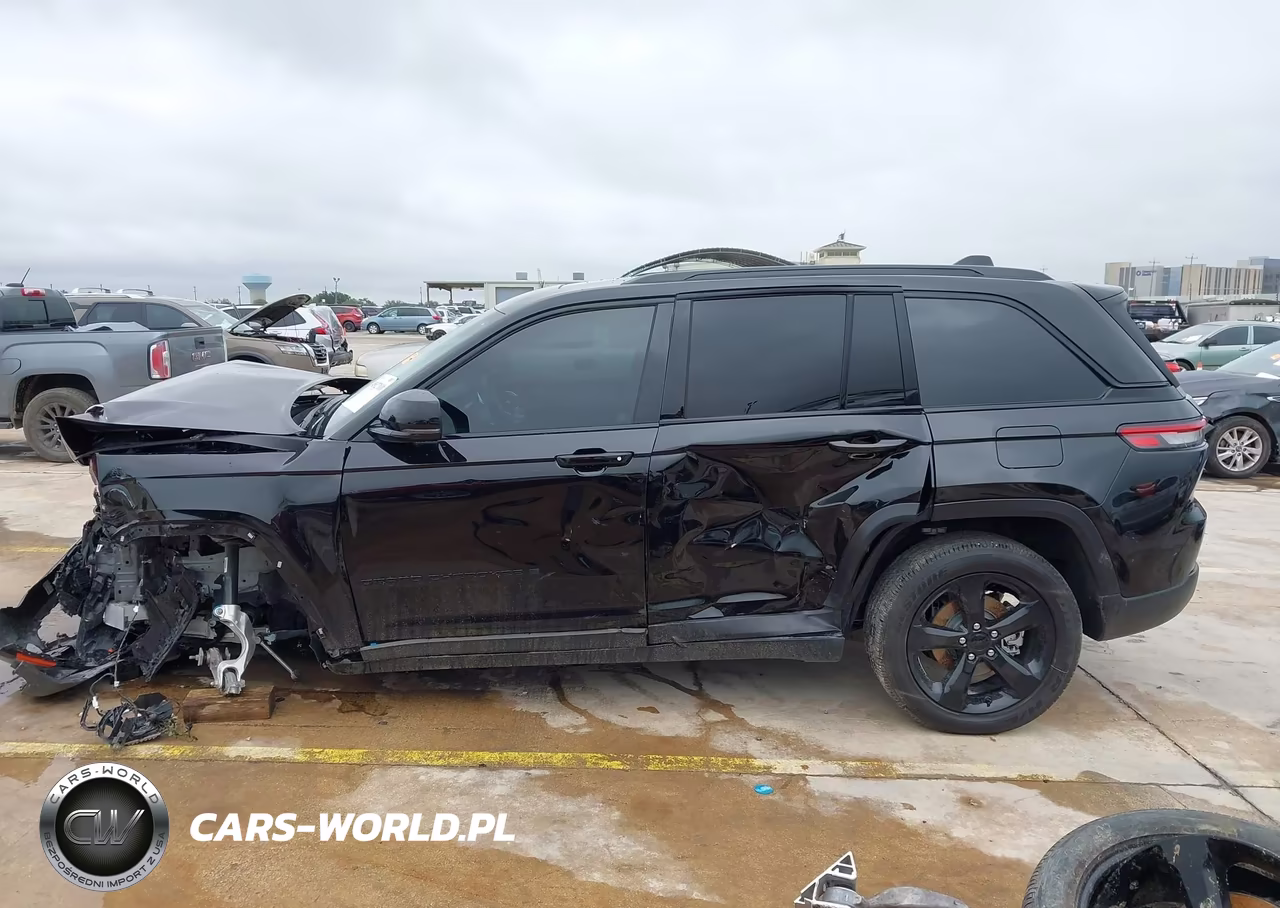 2025 Jeep Grand Cherokee Altitude X 4X4 VIN:1C4RJHAGXS8791379 - 15