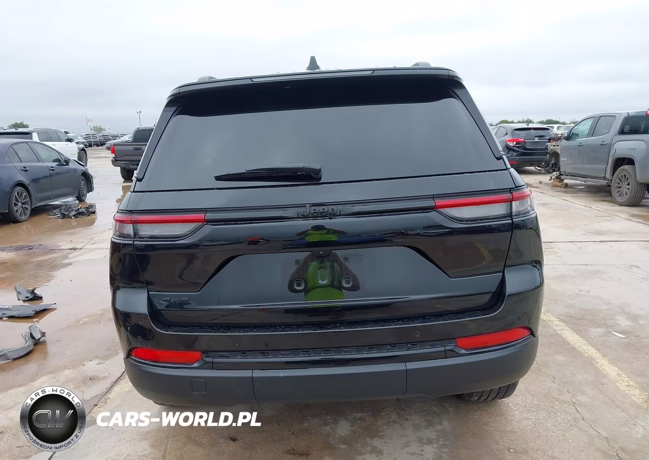 2025 Jeep Grand Cherokee Altitude X 4X4 VIN:1C4RJHAGXS8791379 - 17