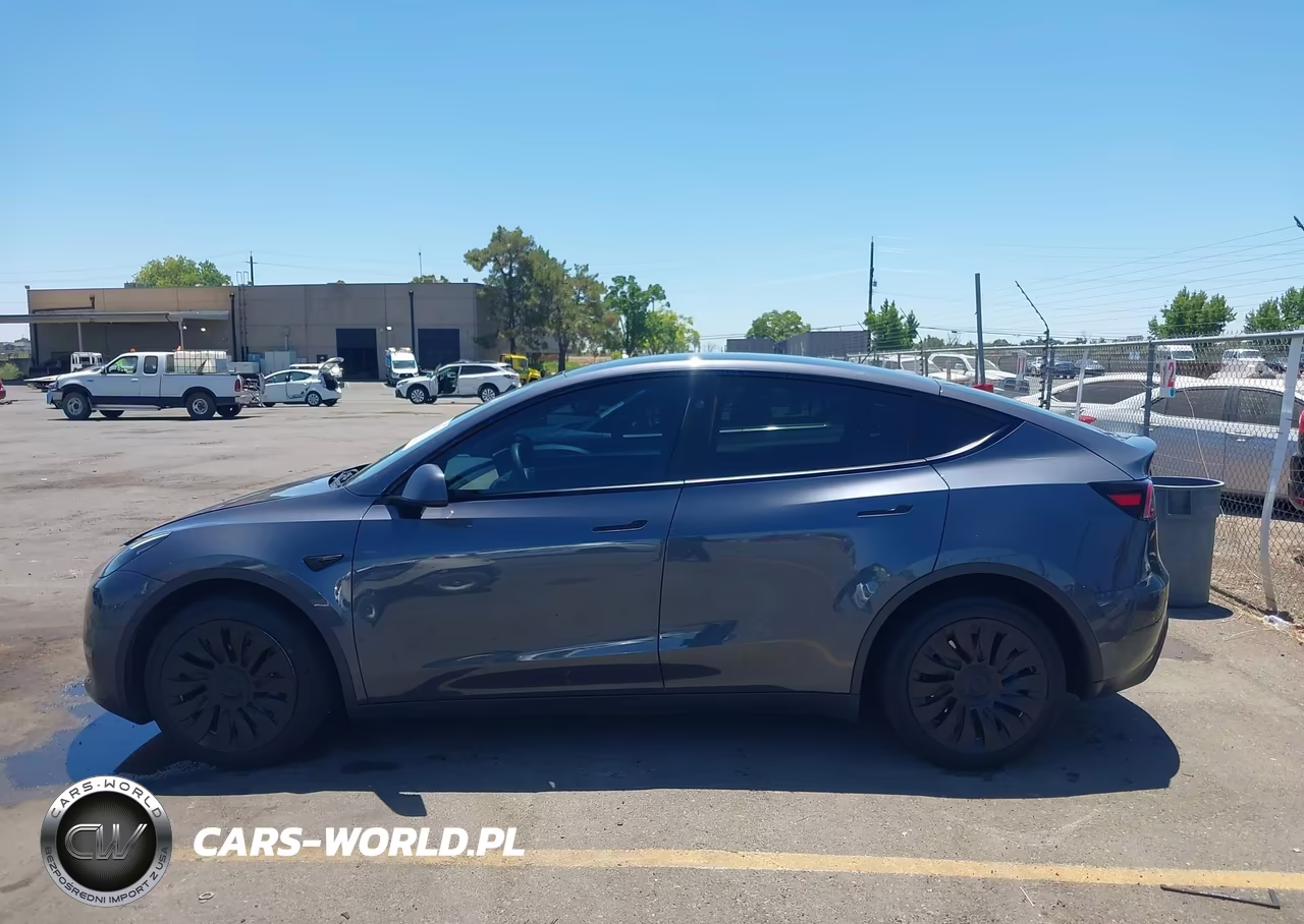 2023 Tesla Model Y Awd-Long Range Dual Motor All-Wheel Drive VIN:7SAYGDEE2PF840550 - 13
