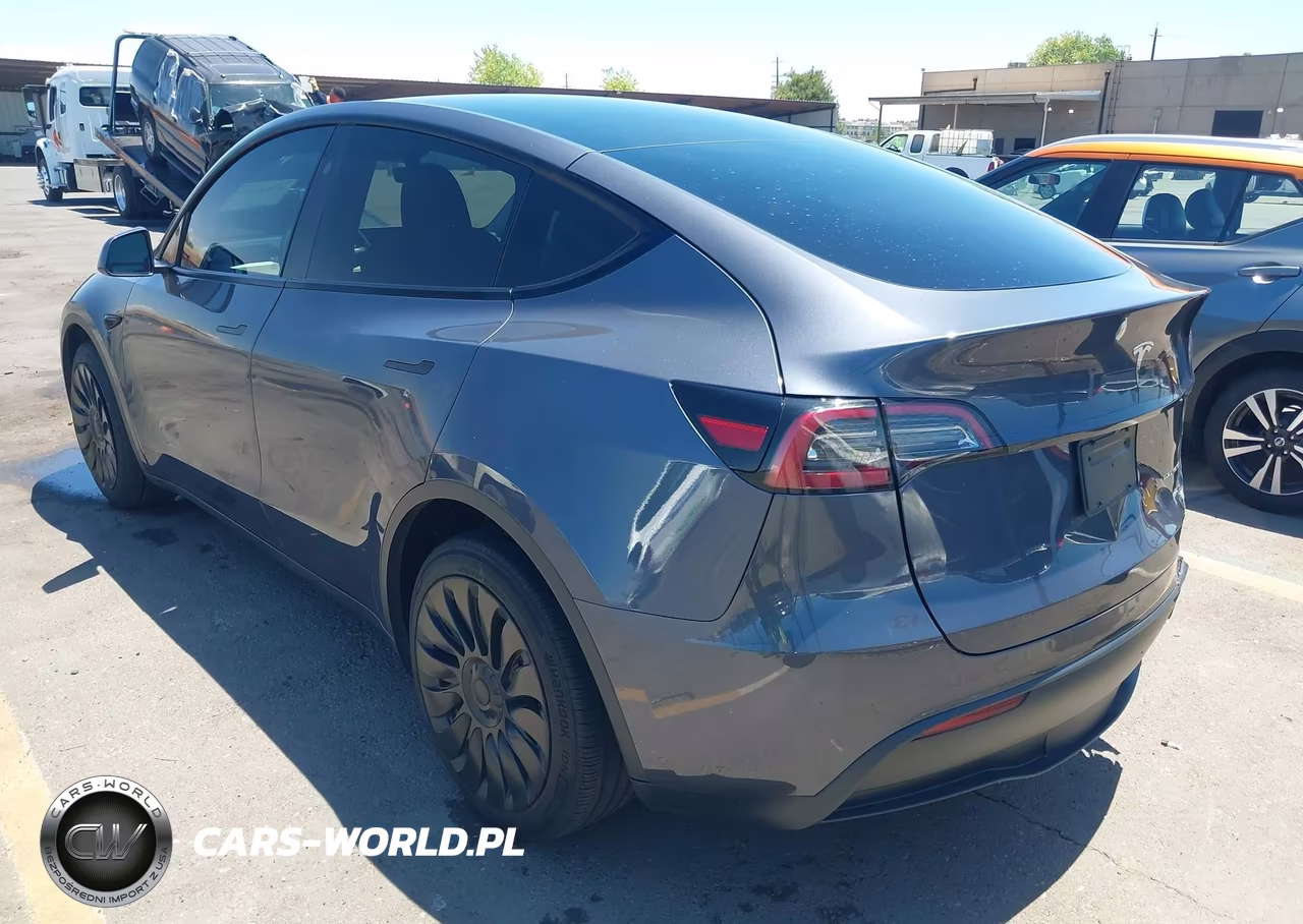 2023 Tesla Model Y Awd-Long Range Dual Motor All-Wheel Drive VIN:7SAYGDEE2PF840550 - 3