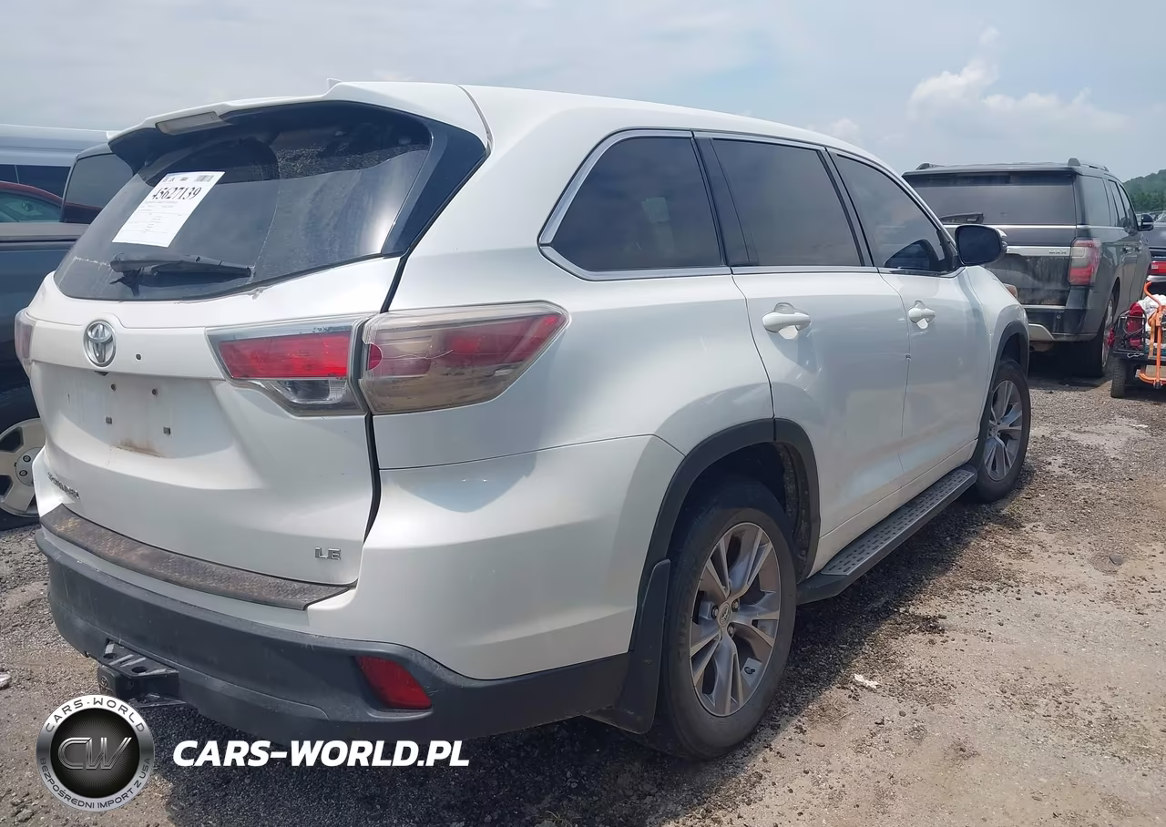 2015 Toyota Highlander Le Plus V6 VIN:5TDZKRFH4FS085434 - 4