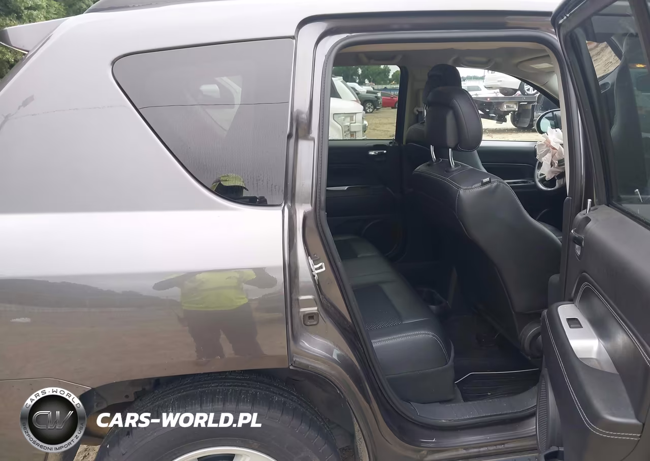 2017 Jeep Compass Latitude VIN:1C4NJCEA4HD213155 - 8