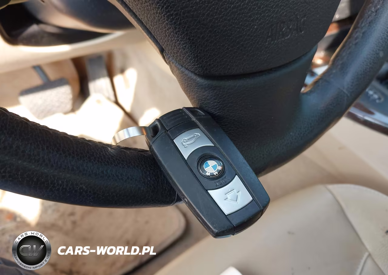 2011 BMW 328I xDrive VIN:WBAPK5G52BNN24390 - 11