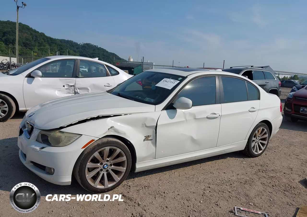 2011 BMW 328I xDrive VIN:WBAPK5G52BNN24390 - 14