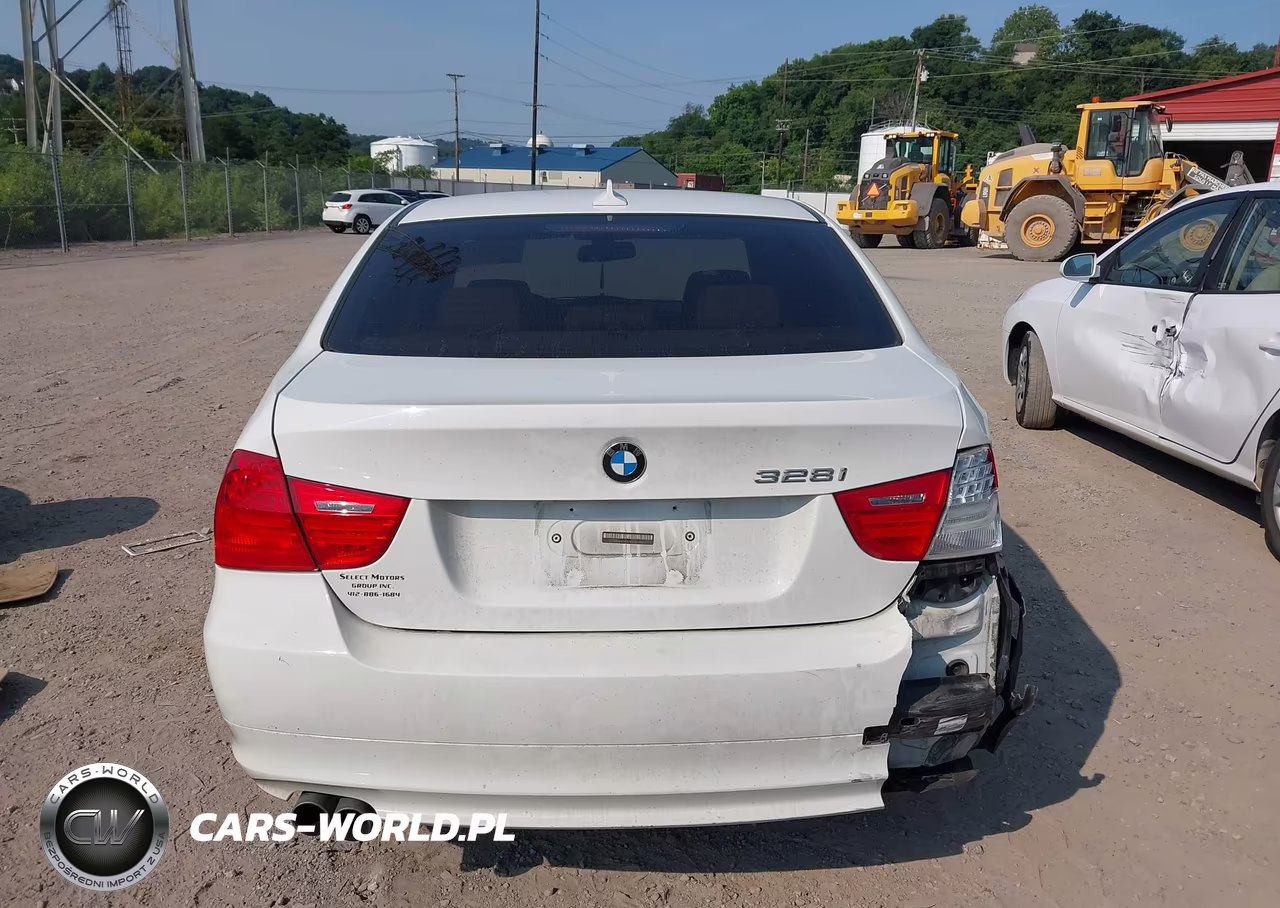 2011 BMW 328I xDrive VIN:WBAPK5G52BNN24390 - 16