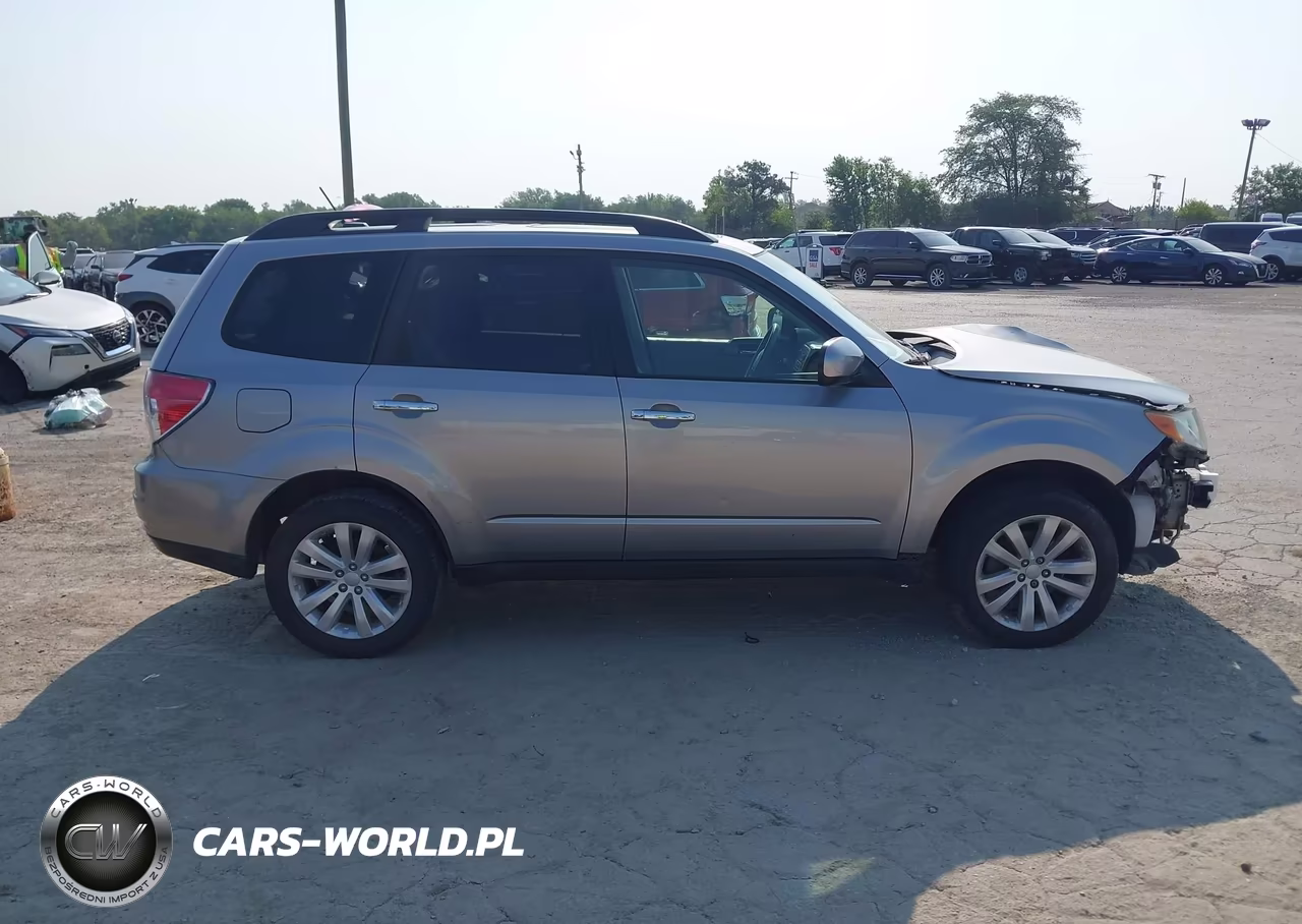 2011 Subaru Forester 2.5X Premium VIN:JF2SHBDC4BG776886 - 14