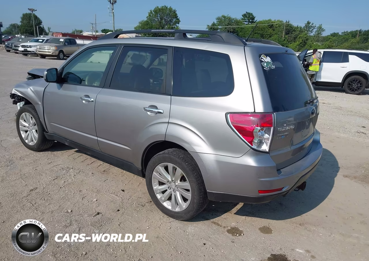 2011 Subaru Forester 2.5X Premium VIN:JF2SHBDC4BG776886 - 3