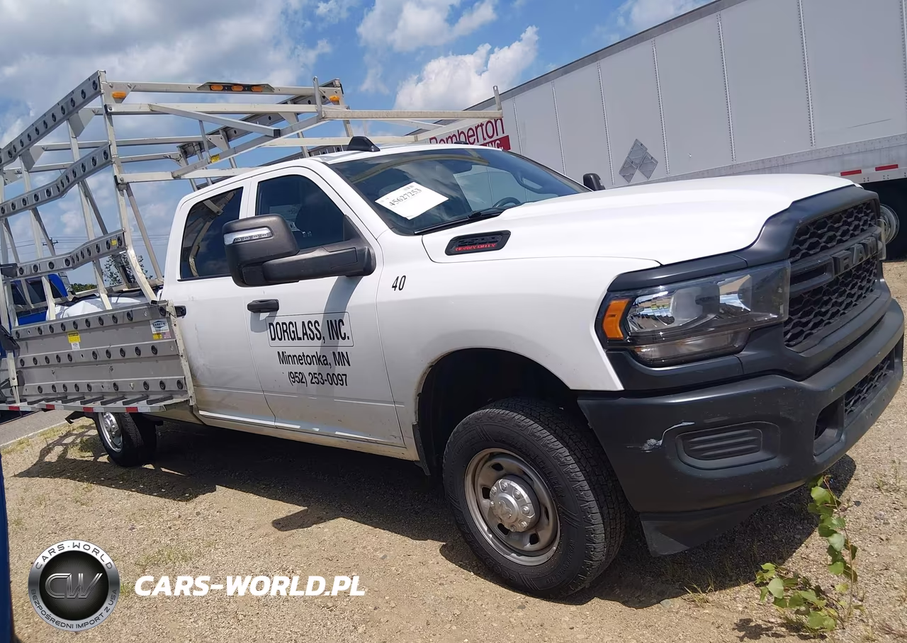 2023 Ram 2500 Tradesman 4X4 8' Box VIN:3C6UR5HJ5PG559462 - 13