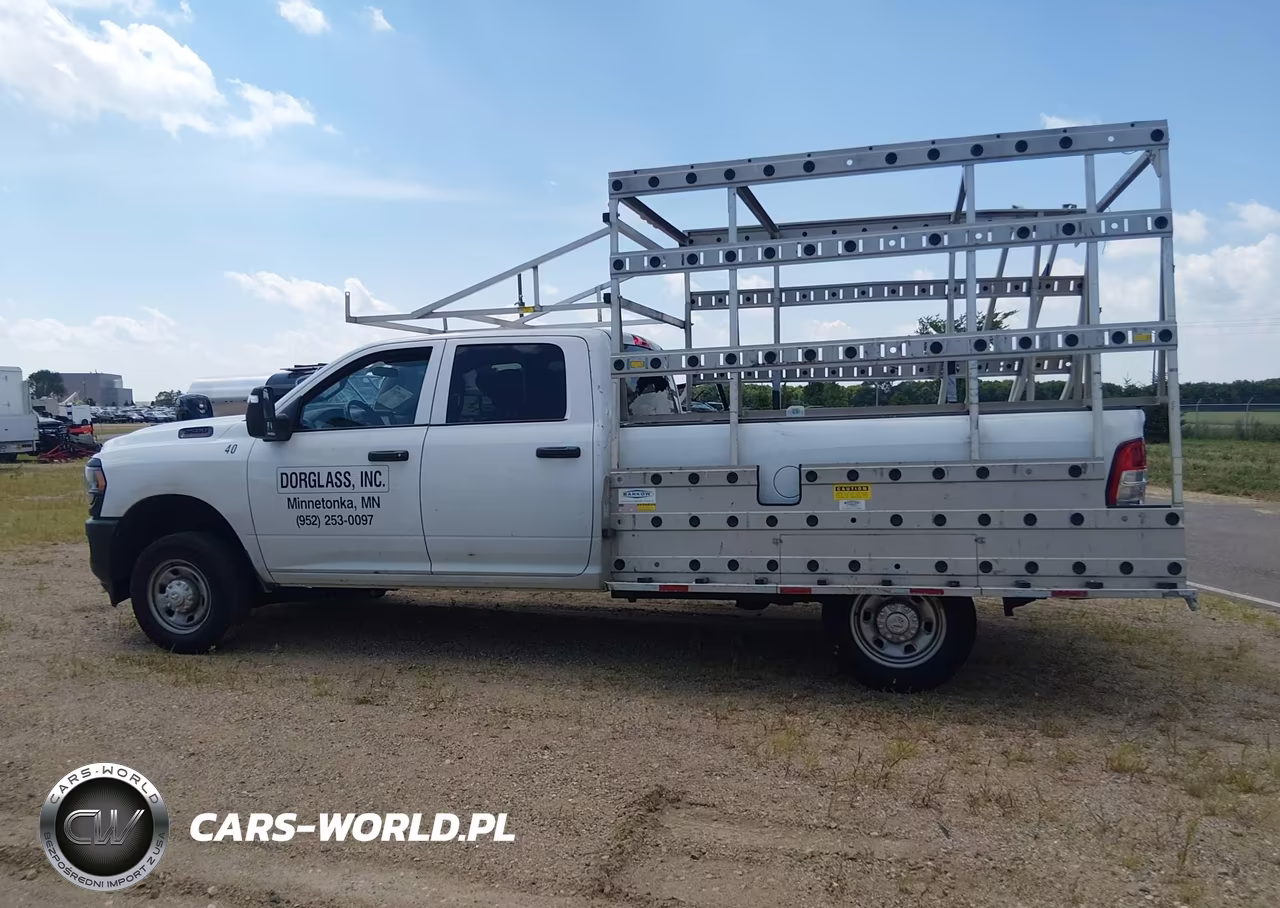 2023 Ram 2500 Tradesman 4X4 8' Box VIN:3C6UR5HJ5PG559462 - 14