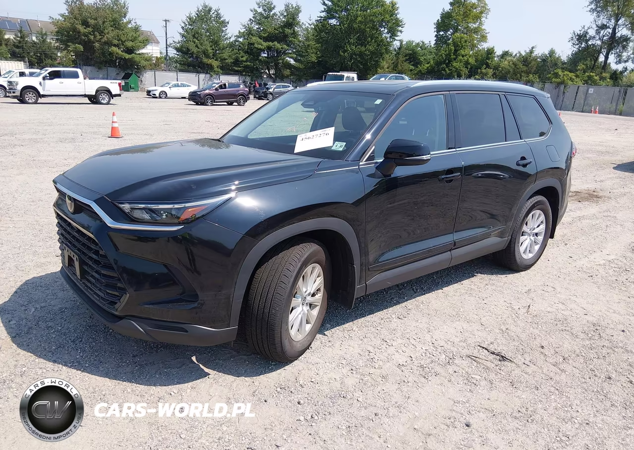 2025 Toyota Grand Highlander Xle VIN:5TDAAAB56SS081330 - 2