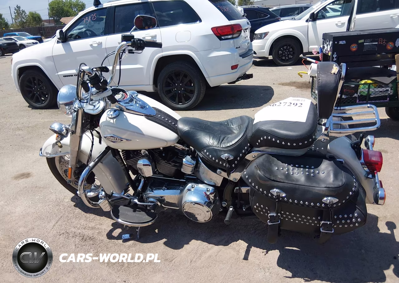 2015 Harley-Davidson Flstc Heritage Softail Classic VIN:1HD1BWV14FB029953 - 13