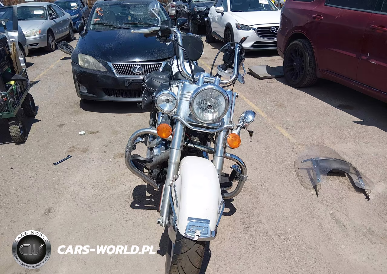2015 Harley-Davidson Flstc Heritage Softail Classic VIN:1HD1BWV14FB029953 - 5