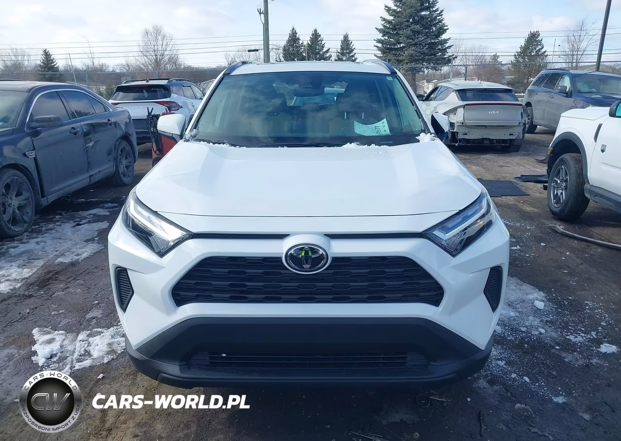 2025 Toyota Rav4 Hybrid Xle VIN:4T3RWRFV5SU198070 - 13