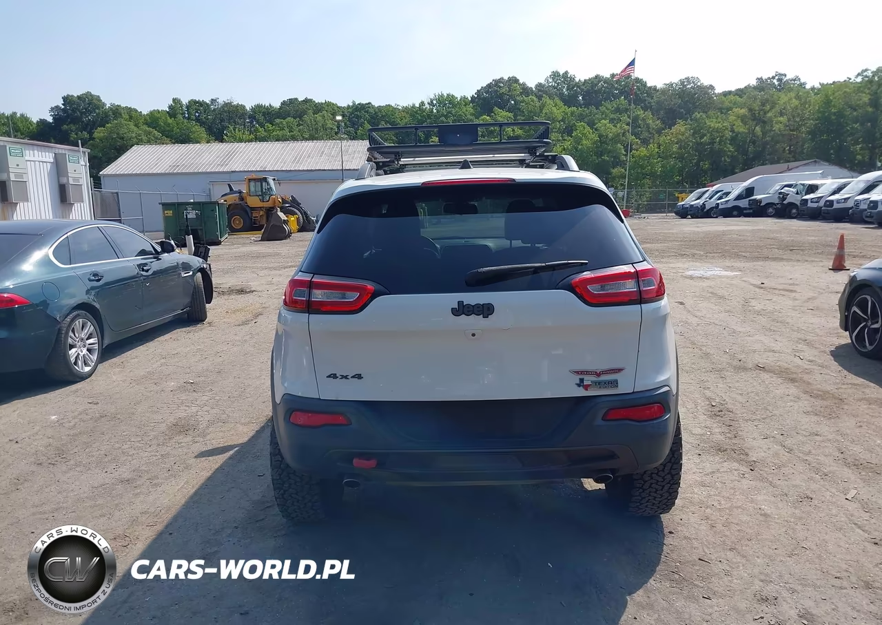 2015 Jeep Cherokee Trailhawk VIN:1C4PJMBS3FW786481 - 16