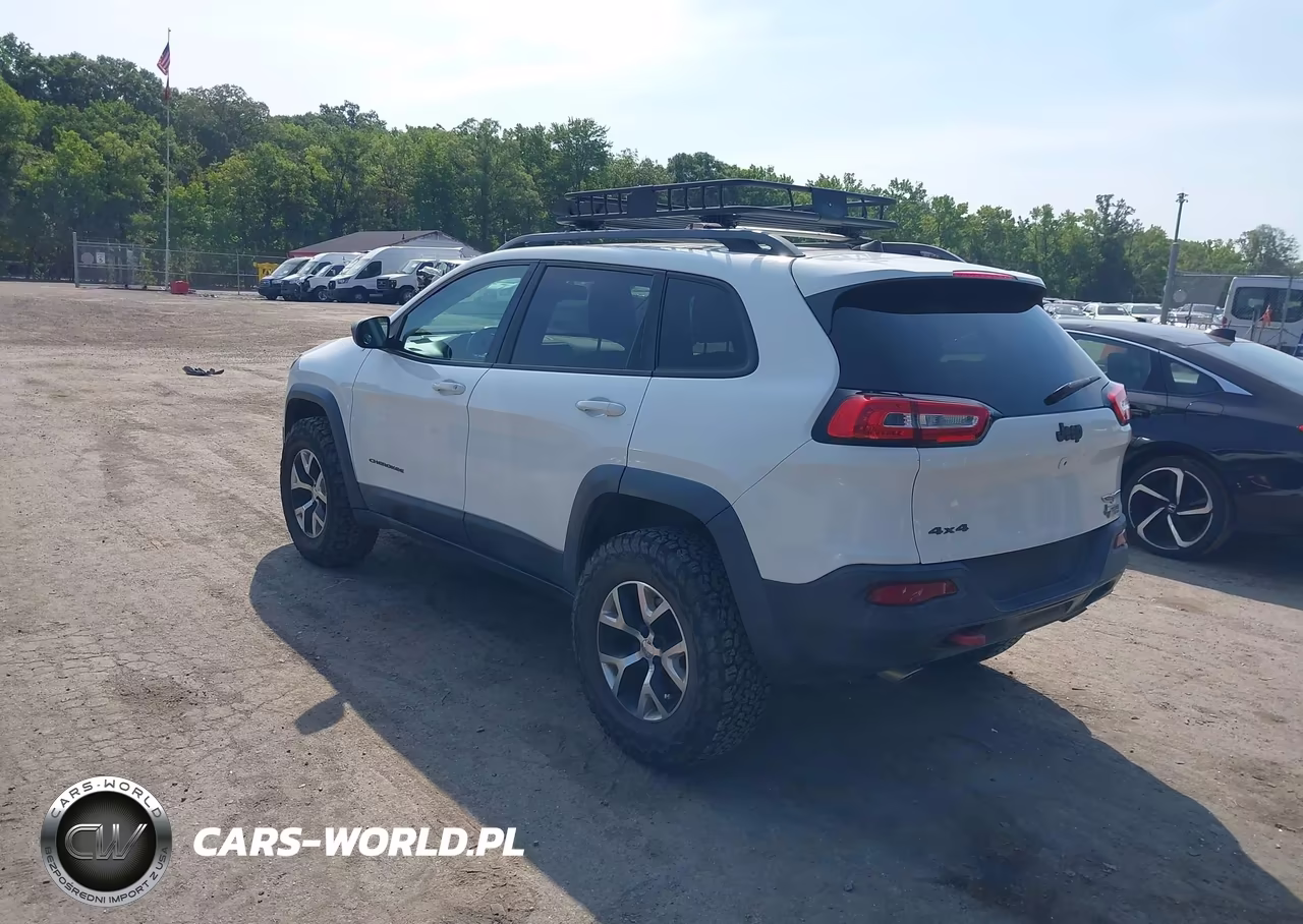 2015 Jeep Cherokee Trailhawk VIN:1C4PJMBS3FW786481 - 3