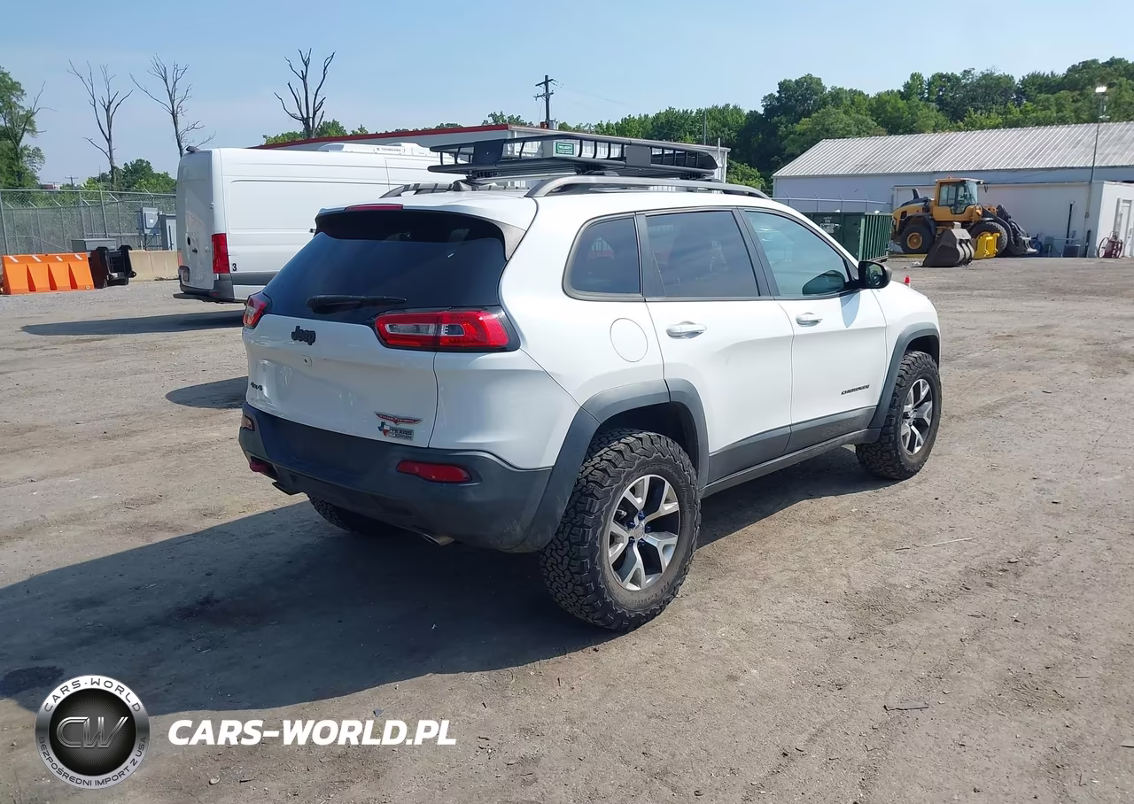 2015 Jeep Cherokee Trailhawk VIN:1C4PJMBS3FW786481 - 4