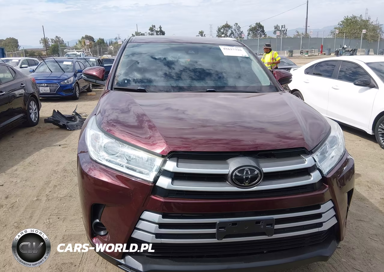 2018 Toyota Highlander Le VIN:5TDZARFH0JS035349 - 12