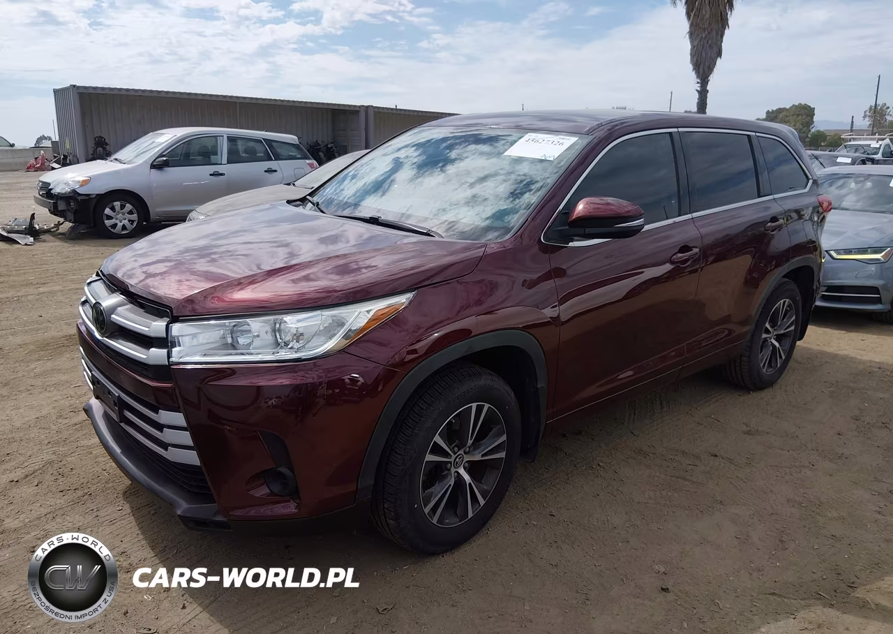 2018 Toyota Highlander Le VIN:5TDZARFH0JS035349 - 2