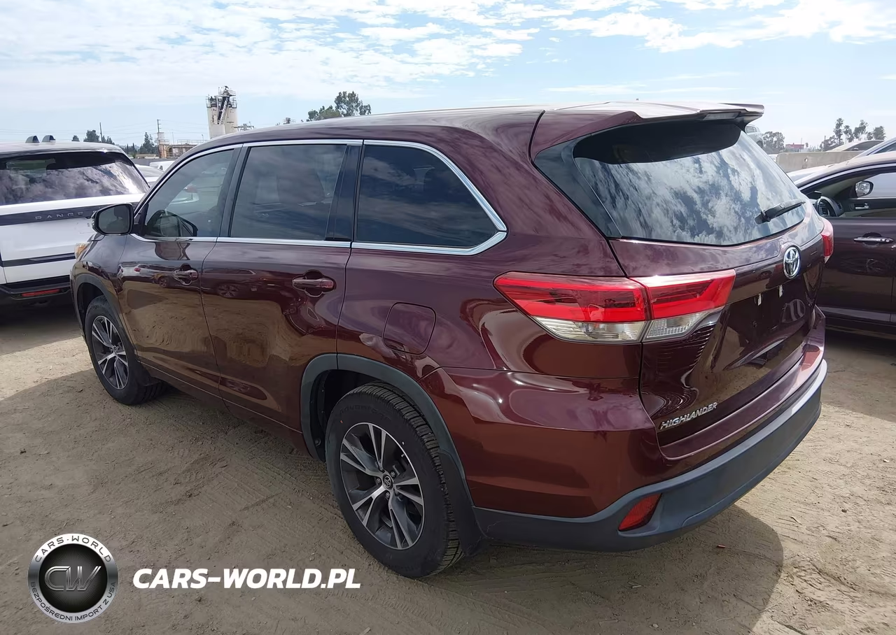 2018 Toyota Highlander Le VIN:5TDZARFH0JS035349 - 3