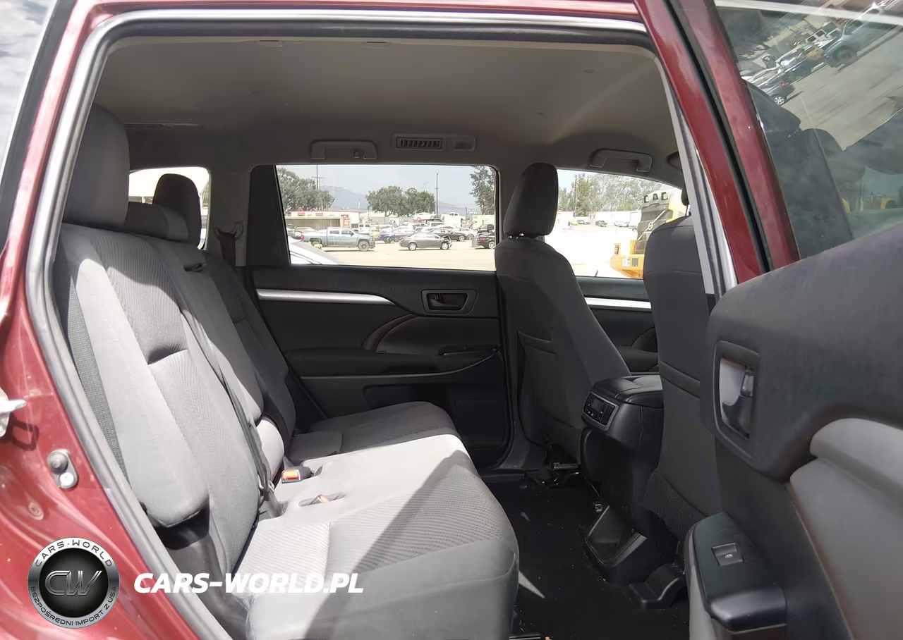 2018 Toyota Highlander Le VIN:5TDZARFH0JS035349 - 8