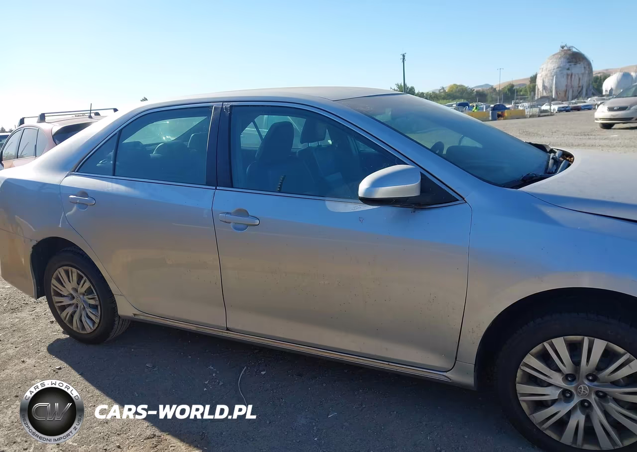 2014 Toyota Camry Le VIN:4T4BF1FK8ER362102 - 14