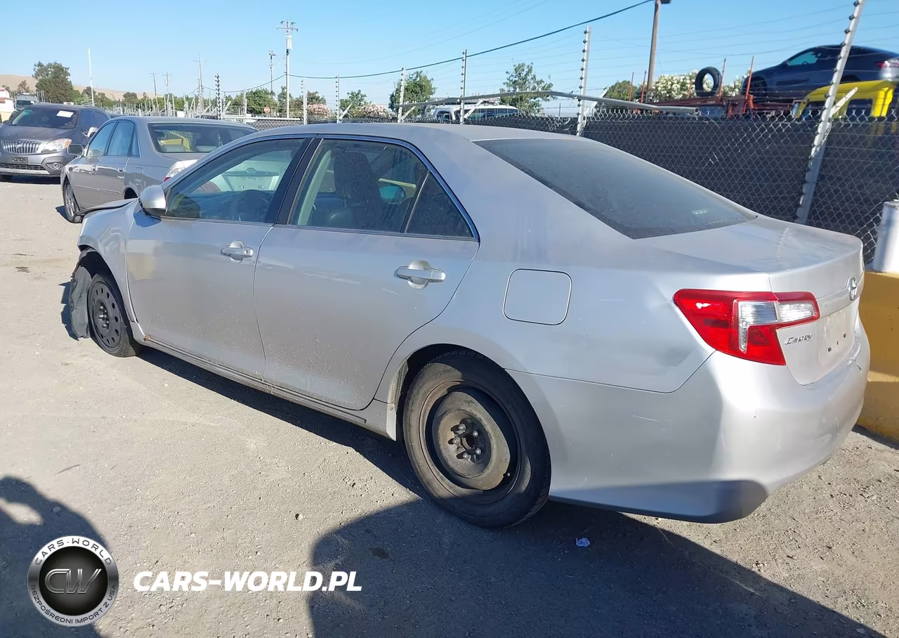 2014 Toyota Camry Le VIN:4T4BF1FK8ER362102 - 3
