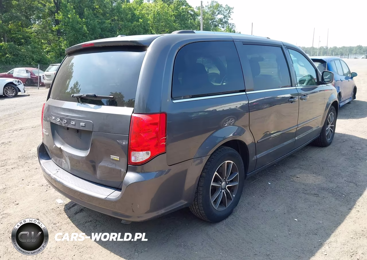 2017 Dodge Grand Caravan Sxt VIN:2C4RDGCG9HR573994 - 4