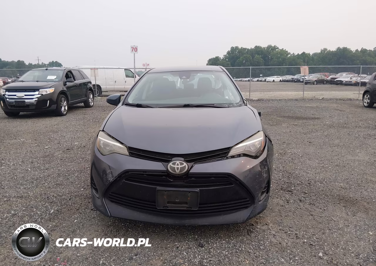 2018 Toyota Corolla Le VIN:2T1BURHE5JC080663 - 12