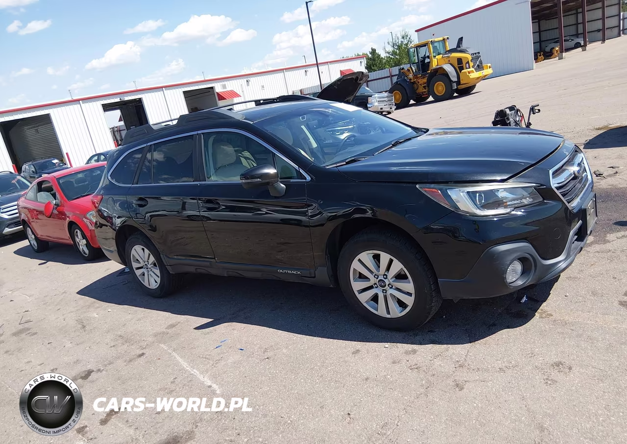 2018 Subaru Outback 2.5I Premium VIN:4S4BSAFC6J3304939 - 13